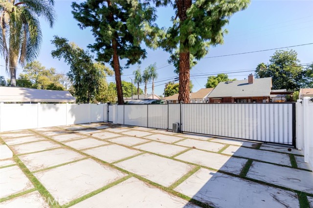 7315 Jamieson Avenue, Reseda CA: https://media.crmls.org/medias/2fea95ee-0c51-46df-9aed-7b7ea0cc21e2.jpg