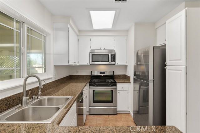 Detail Gallery Image 15 of 30 For 1691 W Ontario Ave, Corona,  CA 92882 - 4 Beds | 2 Baths