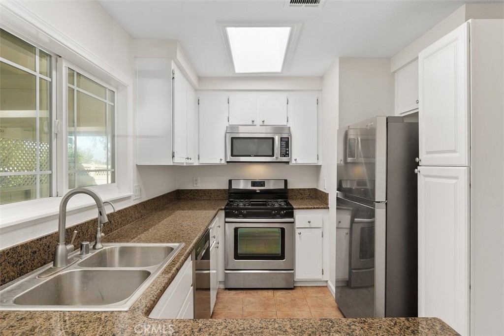 MLS #OC25274067 image #14