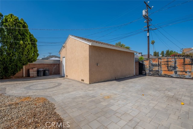 Detail Gallery Image 7 of 18 For 7857 Whitsett Ave, North Hollywood,  CA 91605 - 4 Beds | 3 Baths