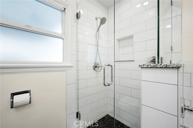 Detail Gallery Image 16 of 32 For 4106 Dunsmore Ave, La Crescenta,  CA 91214 - 3 Beds | 2 Baths