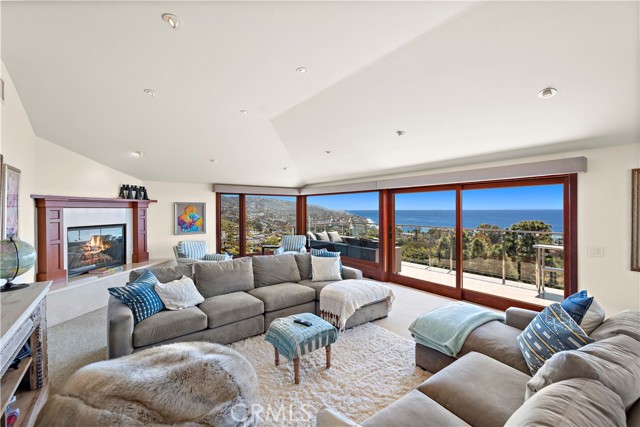 Detail Gallery Image 9 of 39 For 612 Allview Pl, Laguna Beach,  CA 92651 - 3 Beds | 3/1 Baths