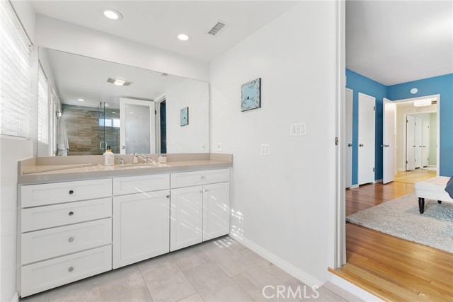 Detail Gallery Image 19 of 46 For 23642 Oxnard St, Woodland Hills,  CA 91367 - 3 Beds | 3 Baths