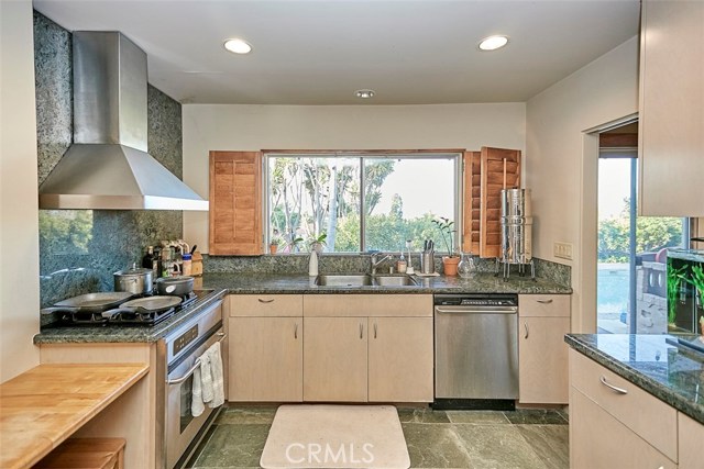 Detail Gallery Image 24 of 44 For 2409 via Sonoma, Palos Verdes Estates,  CA 90274 - 3 Beds | 3 Baths