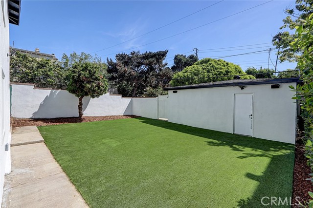 Detail Gallery Image 36 of 38 For 3010 Laurel Ave, Manhattan Beach,  CA 90266 - 4 Beds | 2 Baths