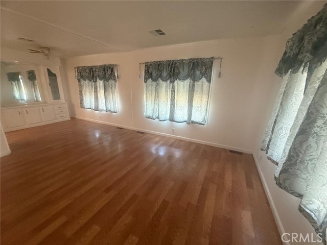 33013 Arbolado Lane, Lake Elsinore CA: https://media.crmls.org/medias/2fec8b2b-81c7-4ebe-a237-126ad6f69eb1.jpg