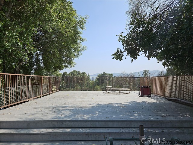 Detail Gallery Image 12 of 41 For 17572 Greenwood Ct, San Bernardino,  CA 92407 - 3 Beds | 2 Baths