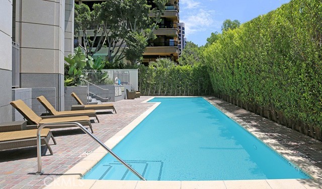 10776 Wilshire Boulevard, Los Angeles CA: https://media.crmls.org/medias/2fef31ef-3c63-4e0d-a2be-2ebbd90966a7.jpg