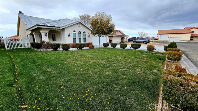 Detail Gallery Image 1 of 53 For 26290 Fleet Ln, Helendale,  CA 92342 - 3 Beds | 2/1 Baths