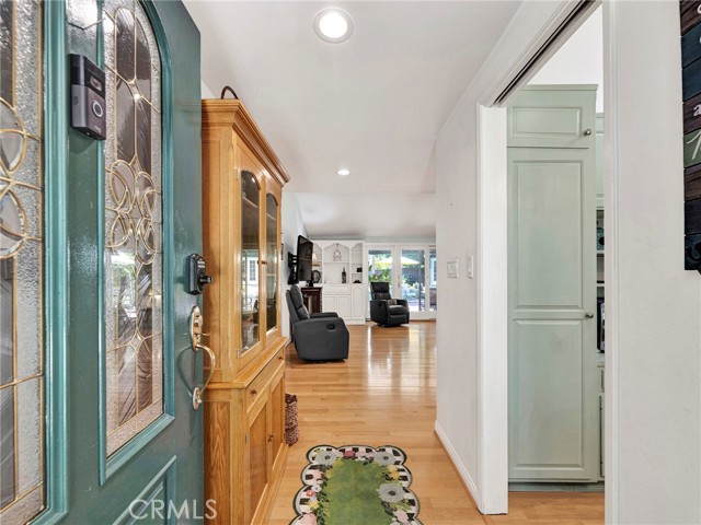 Detail Gallery Image 4 of 40 For 23962 Crosson Dr, Woodland Hills,  CA 91367 - 3 Beds | 2 Baths
