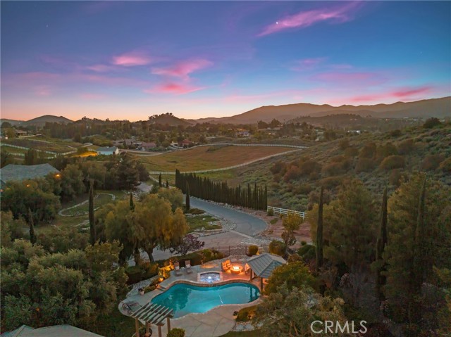 38565 Celine Cove, Murrieta CA: https://media.crmls.org/medias/2ff03586-2fa7-491a-bfe9-addc381f98ea.jpg