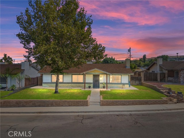 Detail Gallery Image 1 of 1 For 409 Sunset Ln, Taft,  CA 93268 - 3 Beds | 1/1 Baths