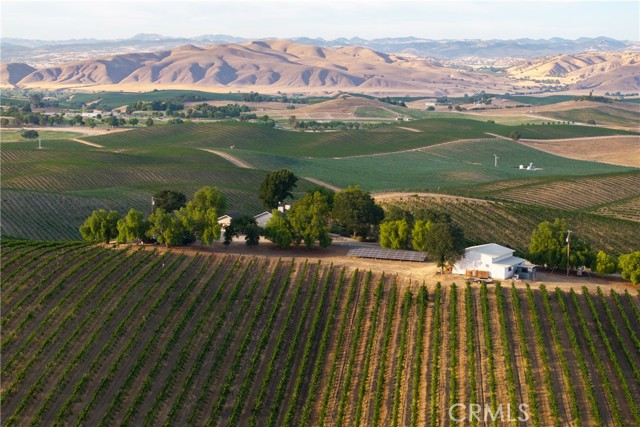 1825 Nygren Road, San Miguel CA: https://media.crmls.org/medias/2ff05698-c4f9-4c99-a4d6-c5542590e51e.jpg