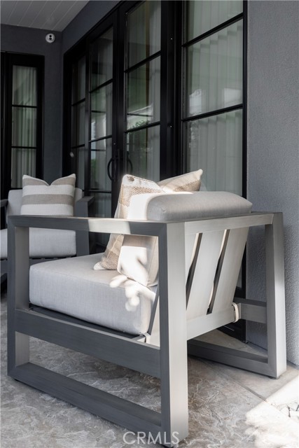 Detail Gallery Image 3 of 20 For 107 via Koron, Newport Beach,  CA 92663 - 4 Beds | 2/1 Baths