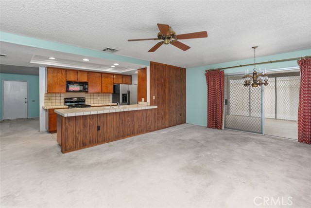 Detail Gallery Image 10 of 39 For 27927 Foxfire, Menifee,  CA 92586 - 2 Beds | 2 Baths