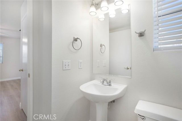 64 Rue Fontaine, Lake Forest CA: https://media.crmls.org/medias/2ff12b1b-9ab8-43ca-a1b4-fc0933e7fab7.jpg