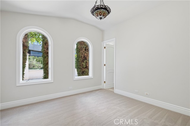 Detail Gallery Image 17 of 22 For 4627 Surrey Dr, Corona Del Mar,  CA 92625 - 4 Beds | 4/1 Baths