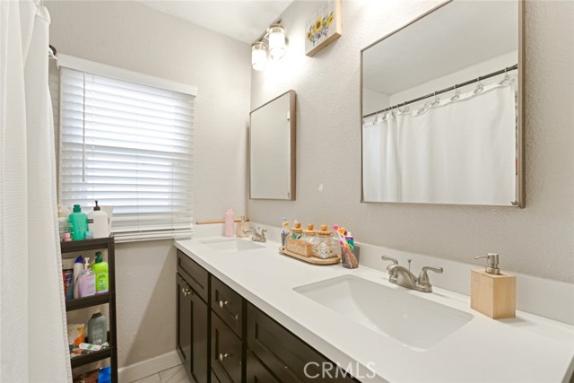 Detail Gallery Image 14 of 29 For 619 W Center St, Pomona,  CA 91768 - 3 Beds | 1 Baths