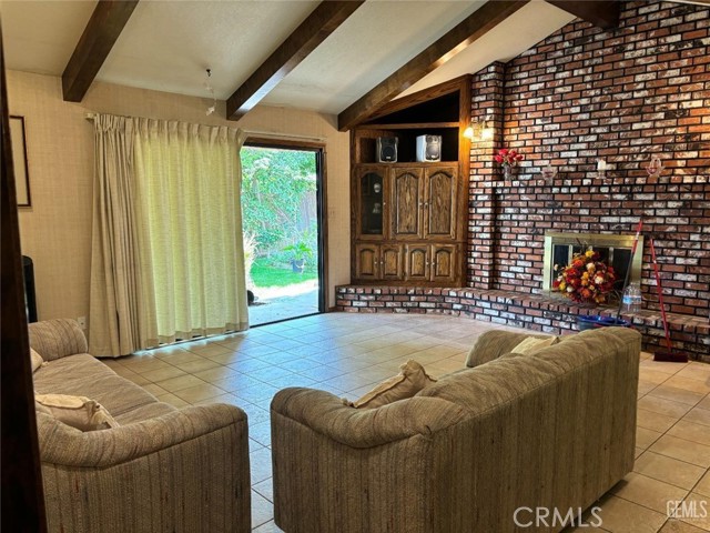 Detail Gallery Image 7 of 9 For 841 E Goshen Ave, Fresno,  CA 93720 - 3 Beds | 2 Baths