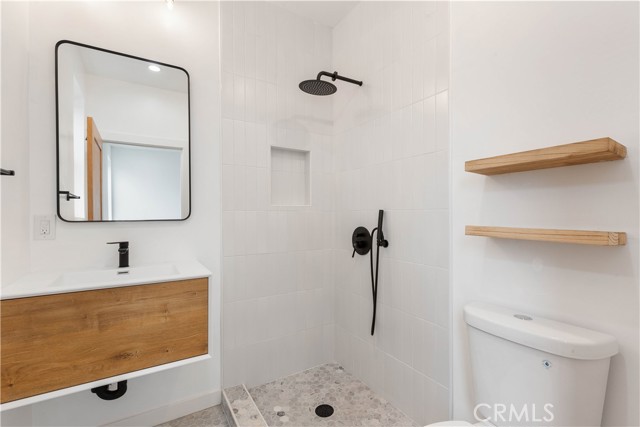 Detail Gallery Image 24 of 43 For 4810 Inglewood Bld, Culver City,  CA 90230 - 4 Beds | 4/1 Baths