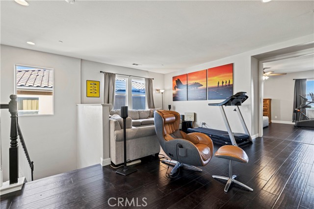 20556 Suzie Lane, Saugus CA: https://media.crmls.org/medias/2ff331ff-0fe4-45dd-836f-57e294441d2d.jpg