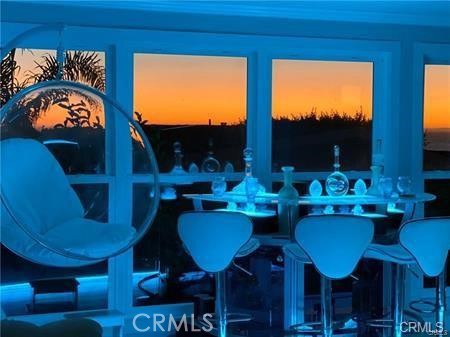 https://media.crmls.org/medias/2ff4fc1b-061f-4dc7-901d-48269a84908e.jpg?preset=X-Large