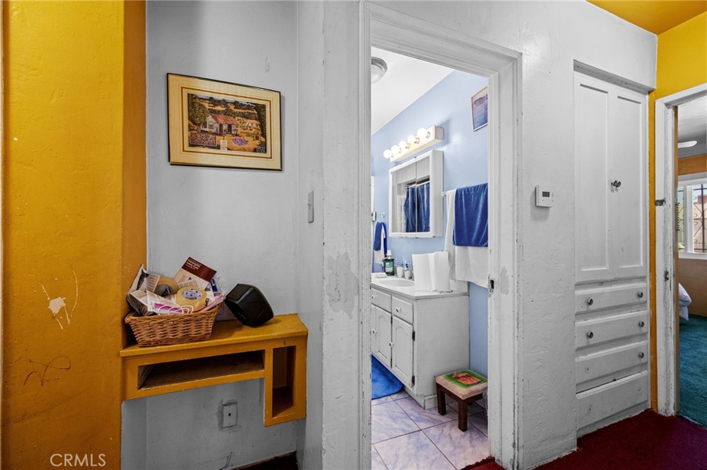 https://media.crmls.org/medias/2ff57429-b202-4ca9-8604-c29564c0da65.jpg?preset=X-Large