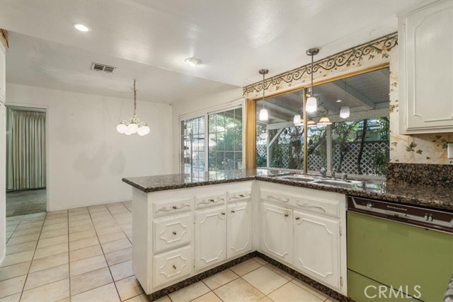 19259 Ludlow St., Porter Ranch CA: https://media.crmls.org/medias/2ff5da59-8256-45ea-a69a-4b4dd139b79f.jpg