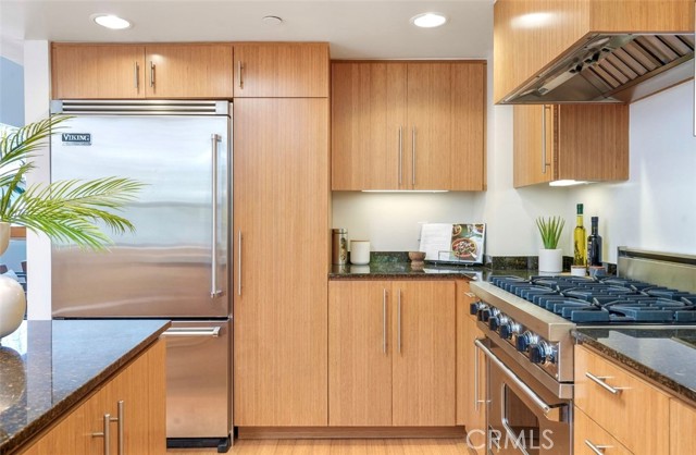 1035 19th Street, Santa Monica CA: https://media.crmls.org/medias/2ff69fcd-6fa2-4e70-b728-c1c3014ff469.jpg
