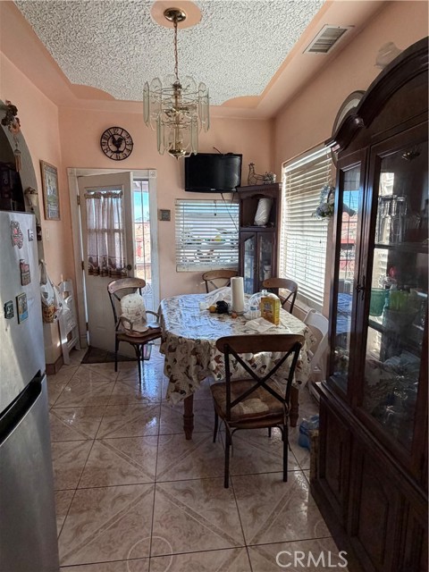 Detail Gallery Image 10 of 27 For 17312 Miller Ave, Fontana,  CA 92336 - 6 Beds | 6 Baths