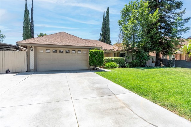 3886 New Haven Drive, Riverside CA: https://media.crmls.org/medias/2ff722db-3e03-42b6-baac-95246ee7b30b.jpg
