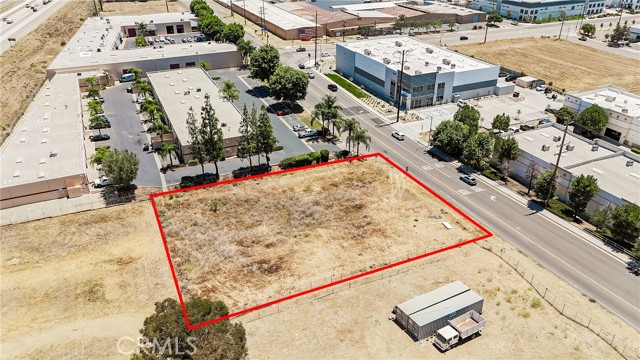 Detail Gallery Image 1 of 11 For 18175 Collier, Lake Elsinore,  CA 92530 - – Beds | – Baths