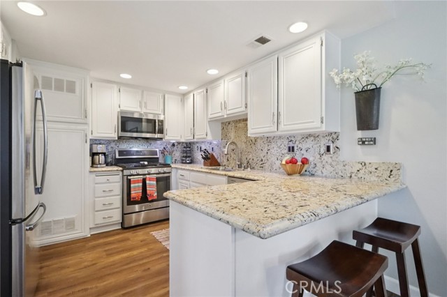 21201 Jasmines Way, Lake Forest CA: https://media.crmls.org/medias/2ff7635c-ebf5-487f-93e2-c6200e9a006d.jpg