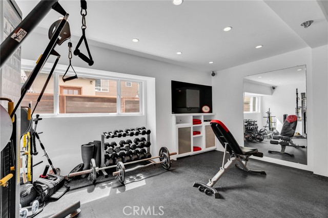 15 69th Place, Long Beach CA: https://media.crmls.org/medias/2ff7d4e3-b7bb-40e8-8376-71cefac7031b.jpg