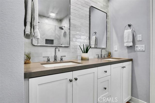 185 Plum Lily, Irvine CA: https://media.crmls.org/medias/2ff7f42e-d523-4877-9f00-a87b3d551c0d.jpg