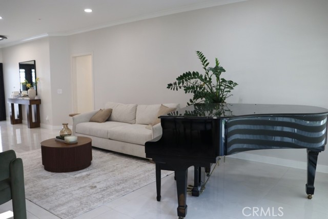 Detail Gallery Image 23 of 69 For 9103 Wystone Ave, Northridge,  CA 91324 - 4 Beds | 3 Baths