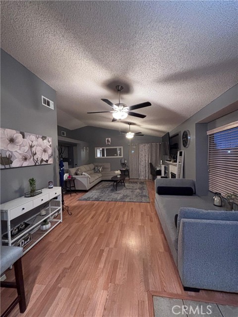Detail Gallery Image 24 of 35 For 560 Coudures, Perris,  CA 92571 - 3 Beds | 2 Baths