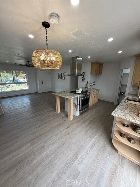 6372 Harvard Circle, Huntington Beach CA: https://media.crmls.org/medias/2ffa0619-727d-4502-82f4-d5fda87a9115.jpg