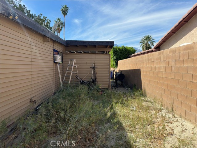 Detail Gallery Image 12 of 27 For 2210 Marguerite, Palm Springs,  CA 92264 - 3 Beds | 1/1 Baths