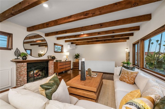227 Ximeno Avenue, Long Beach CA: https://media.crmls.org/medias/2ffa22d2-8f00-4a16-a4a8-34647add8060.jpg