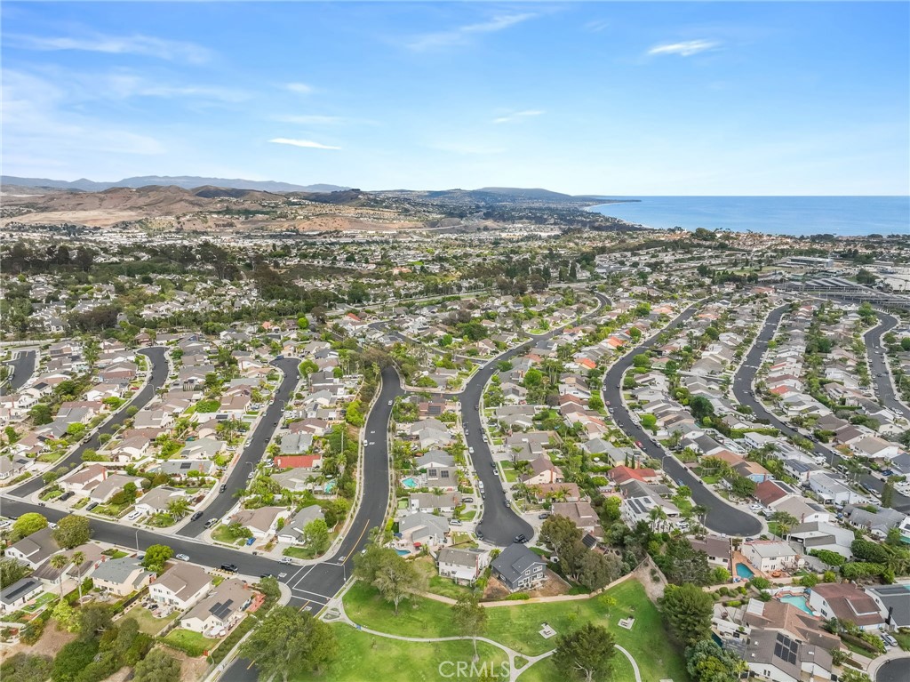 MLS #OC25163941 img 44