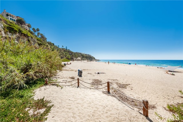 Detail Gallery Image 4 of 43 For 32061 Coast Hwy, Laguna Beach,  CA 92651 - 4 Beds | 4/2 Baths