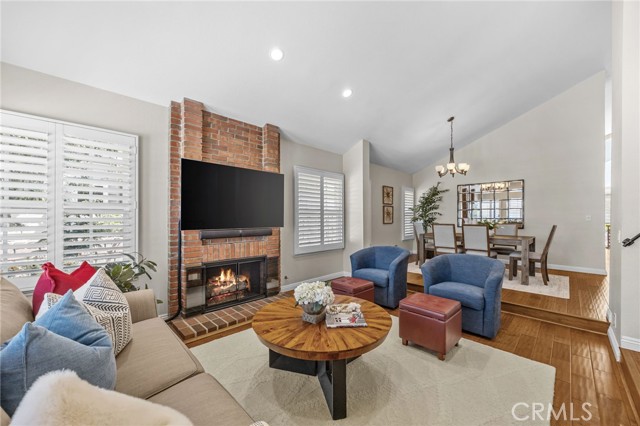 4 Ribera, Irvine CA: https://media.crmls.org/medias/2ffb268a-45a7-4f21-b378-74026d1a3372.jpg