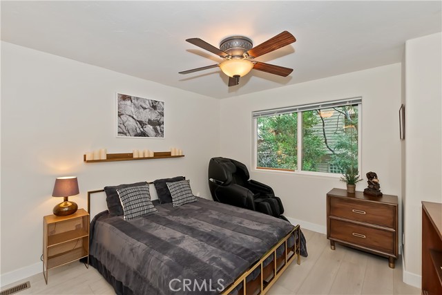 24586 Horst Drive, Crestline CA: https://media.crmls.org/medias/2ffb56b7-006d-4905-b4e2-2e316d5172f6.jpg
