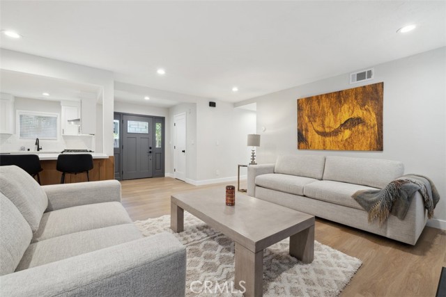 311 Prospect Street, Oak View CA: https://media.crmls.org/medias/2ffb8334-eb81-4d3f-8088-d60b6962a0b8.jpg