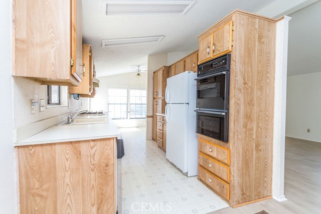 34854 Lyn Avenue, Hemet CA: https://media.crmls.org/medias/2ffbe8af-ed25-4057-b137-2f80075018bb.jpg
