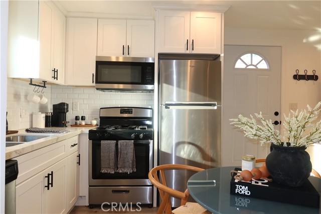 Detail Gallery Image 13 of 30 For 6602 De Celis Pl, Van Nuys,  CA 91406 - 1 Beds | 1 Baths