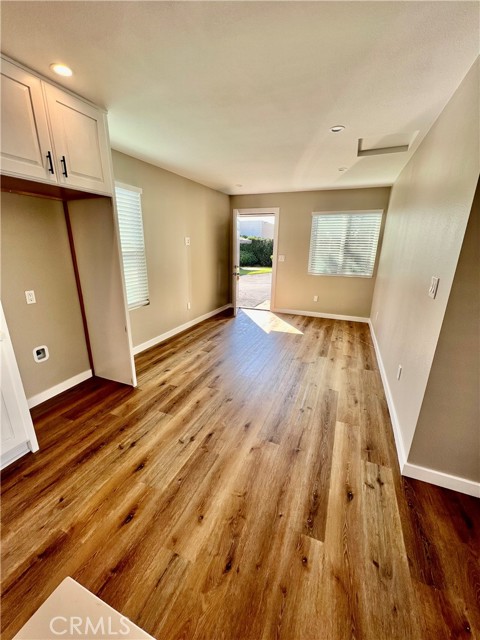 Detail Gallery Image 5 of 12 For 849 E Route 66, Glendora,  CA 91740 - 1 Beds | 1 Baths