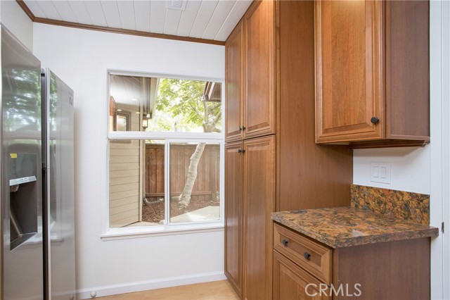 Detail Gallery Image 17 of 29 For 2057 Meadow View Ln, Costa Mesa,  CA 92627 - 2 Beds | 2/1 Baths