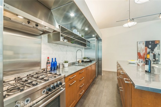 4080 Glencoe, Marina del Rey CA: https://media.crmls.org/medias/2ffeadf3-1a15-4163-adff-454aefb683f8.jpg